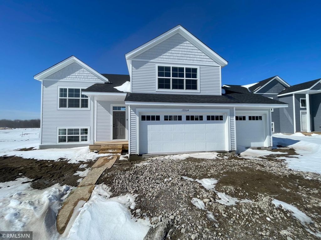 19924 Enfield Avenue N, Forest Lake, MN 55025