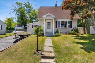 21 Cypress Avenue, Tiverton, RI 02878