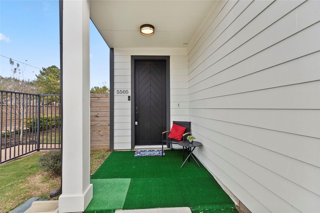 5505 Oakmont Villas Drive, Houston, TX 77091