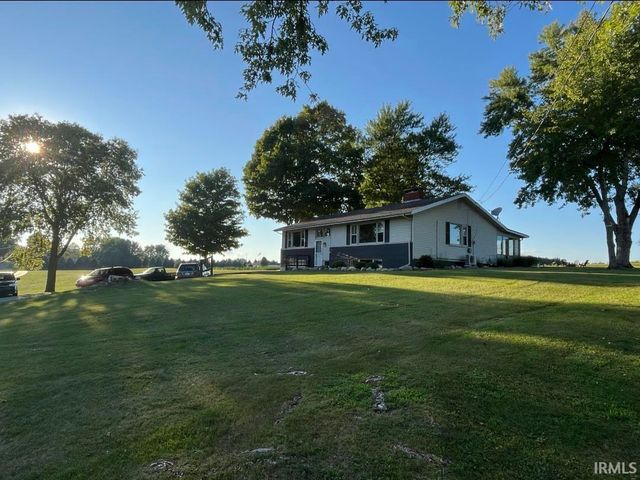 7615 E 1100, Kendallville, IN 46755