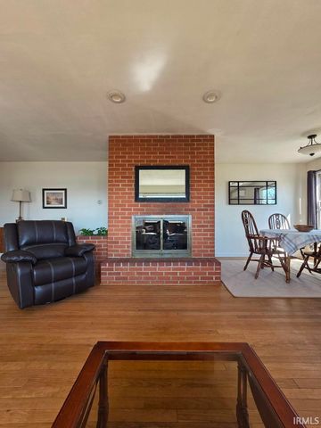 7615 E 1100, Kendallville, IN 46755