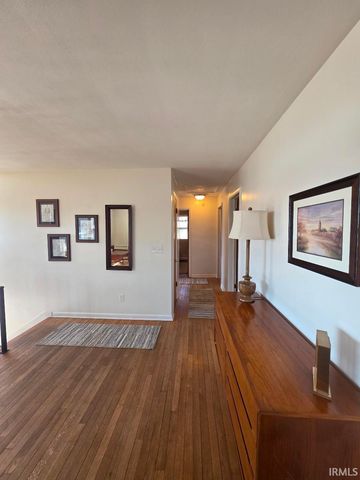 7615 E 1100, Kendallville, IN 46755