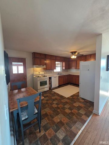 7615 E 1100, Kendallville, IN 46755