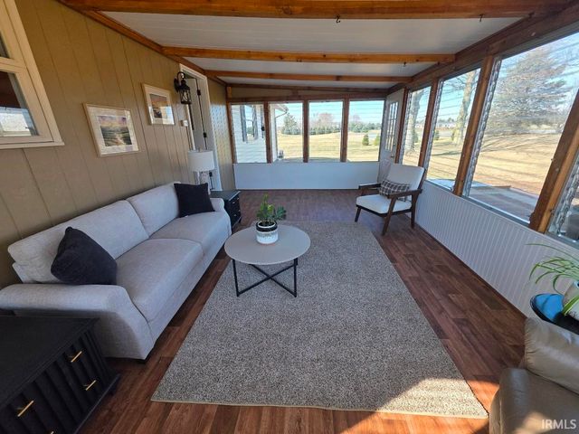 7615 E 1100, Kendallville, IN 46755