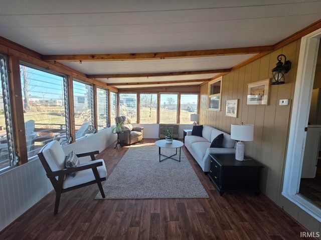 7615 E 1100, Kendallville, IN 46755