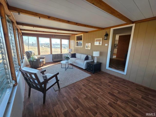 7615 E 1100, Kendallville, IN 46755