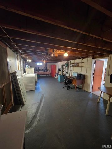 7615 E 1100, Kendallville, IN 46755