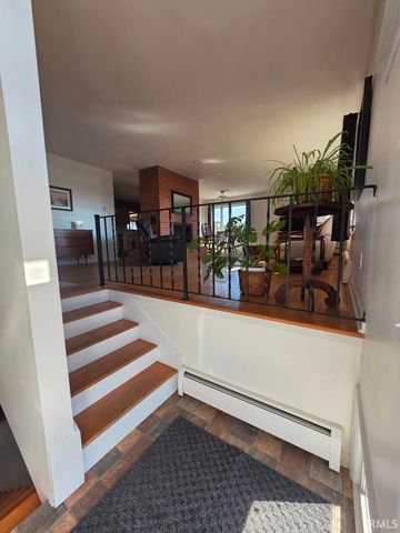 7615 E 1100, Kendallville, IN 46755