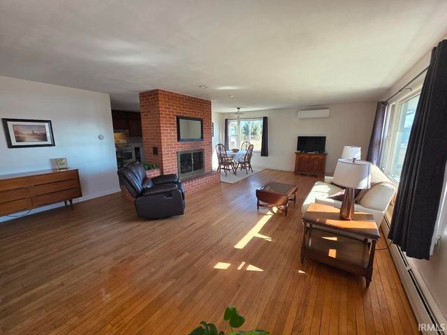 7615 E 1100, Kendallville, IN 46755