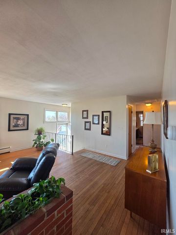 7615 E 1100, Kendallville, IN 46755