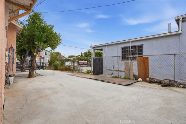 1472 W 37th Street, Los Angeles, CA 90018