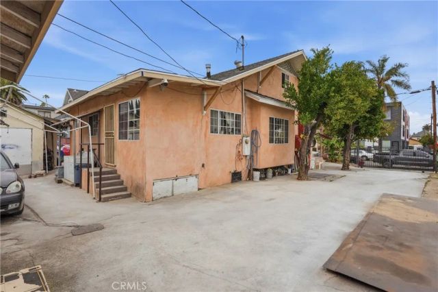1472 W 37th Street, Los Angeles, CA 90018
