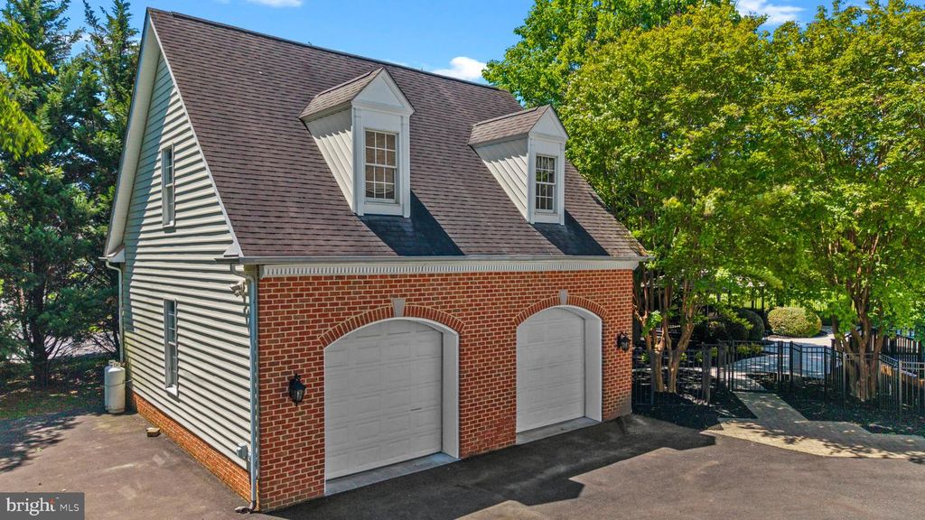 Image 13 of property listing at 102 COUNTRY VIEW CT, Churchville, MD 21028