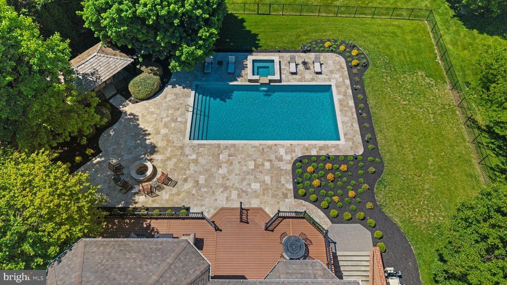 Image 4 of property listing at 102 COUNTRY VIEW CT, Churchville, MD 21028