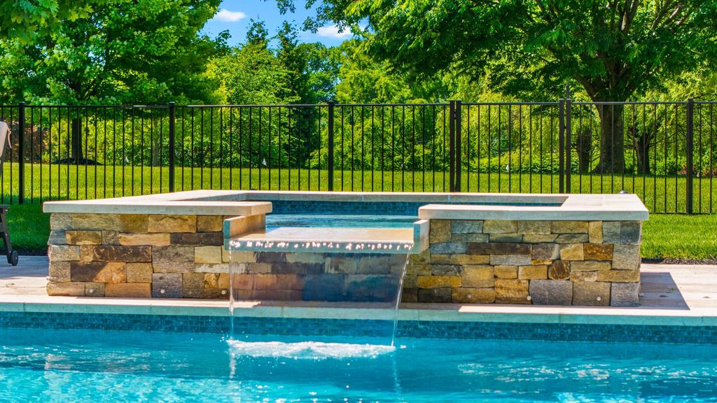Image 5 of property listing at 102 COUNTRY VIEW CT, Churchville, MD 21028