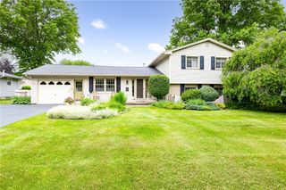 65 Arcadia Parkway, Greece, NY 14612