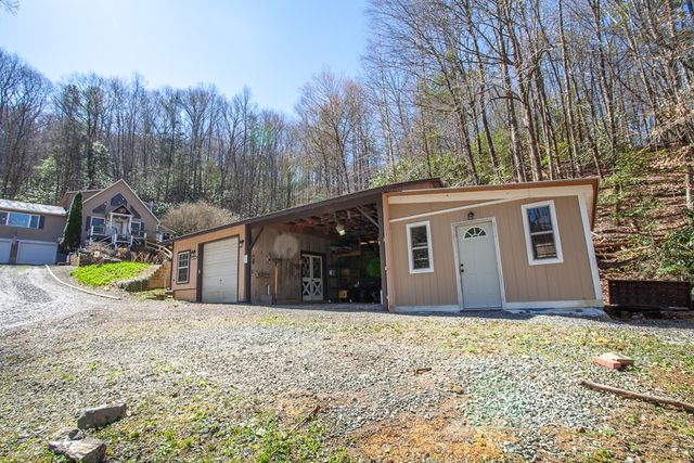 420 Dinkins Creek Road, Murphy, NC 28906