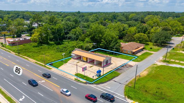 1202 N Ferdon Boulevard, Crestview, FL 32536