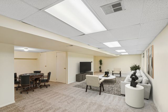 1315 Gail Drive, Buffalo Grove, IL 60089