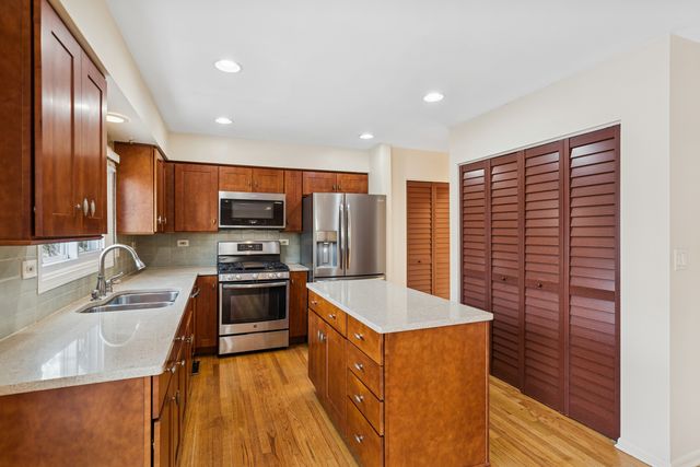 1315 Gail Drive, Buffalo Grove, IL 60089