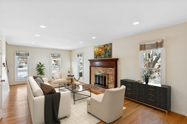 1315 Gail Drive, Buffalo Grove, IL 60089