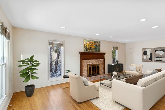 1315 Gail Drive, Buffalo Grove, IL 60089