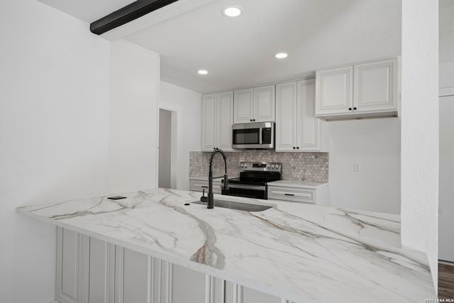 3303 Fallen Leaf, San Antonio, TX 78230