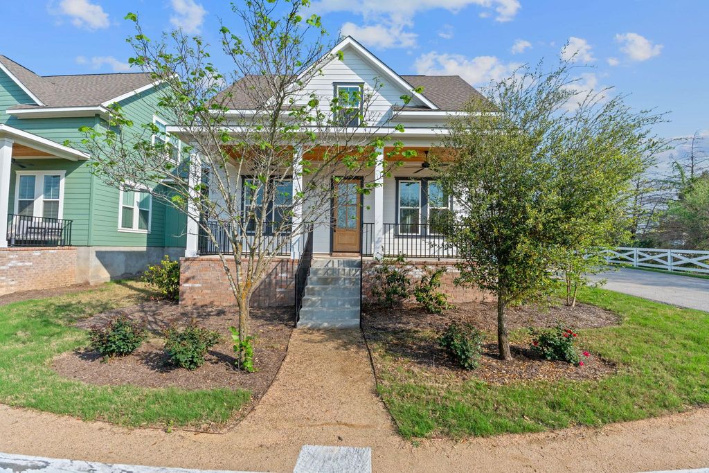 1102 Twain ST, Driftwood, TX 78619