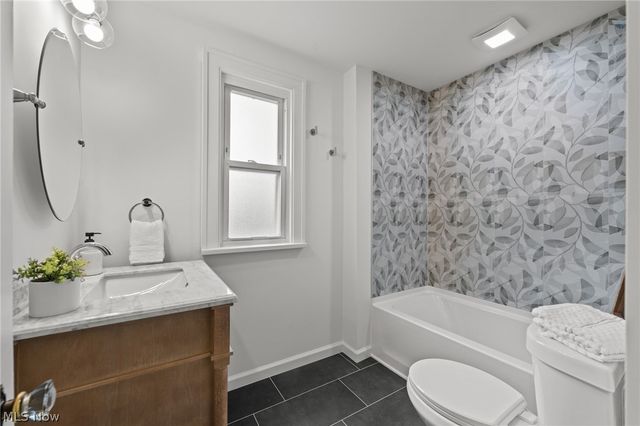 174 E 208th Street, Euclid, OH 44123