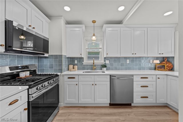 174 E 208th Street, Euclid, OH 44123