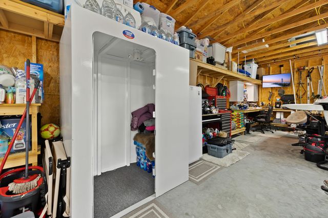 103 Molten Ln, Hilham, TN 38568