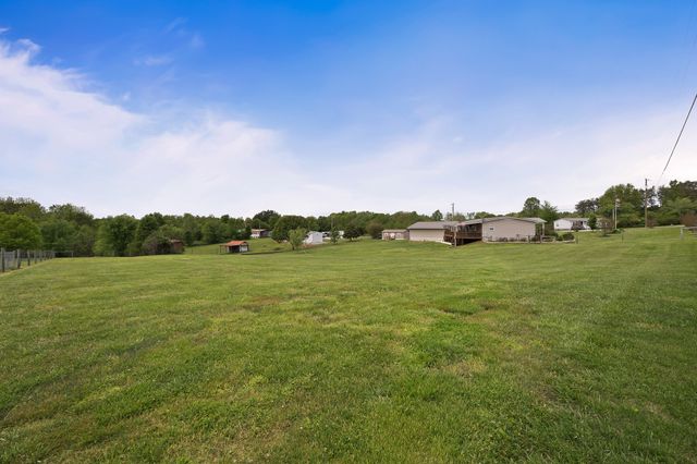 103 Molten Ln, Hilham, TN 38568