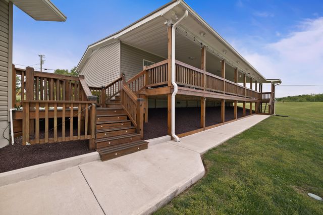 103 Molten Ln, Hilham, TN 38568