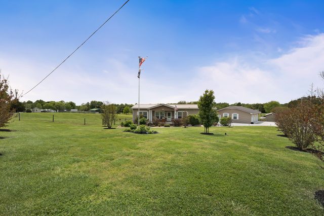 103 Molten Ln, Hilham, TN 38568