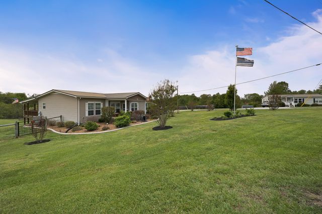 103 Molten Ln, Hilham, TN 38568