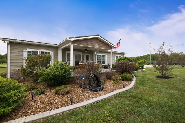 103 Molten Ln, Hilham, TN 38568