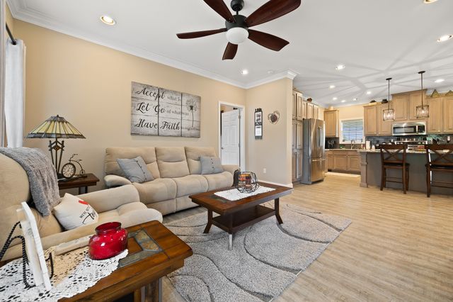 103 Molten Ln, Hilham, TN 38568