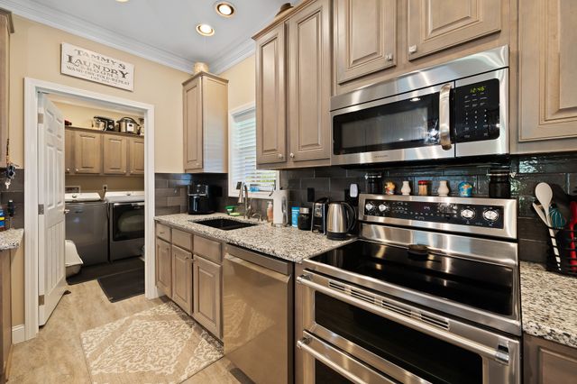 103 Molten Ln, Hilham, TN 38568