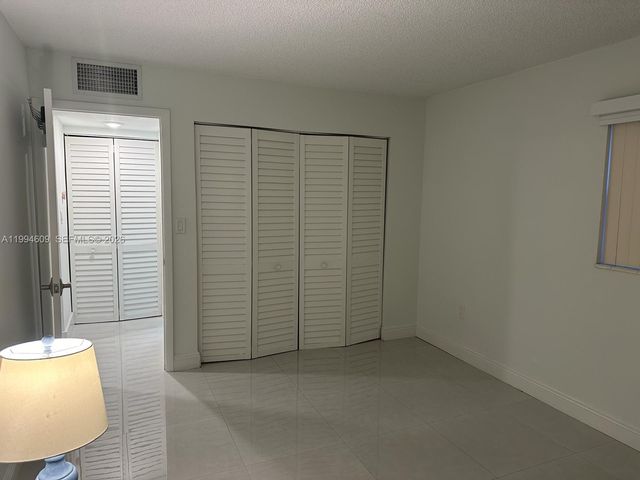 8794 SW 12th St 108, Miami, FL 33174