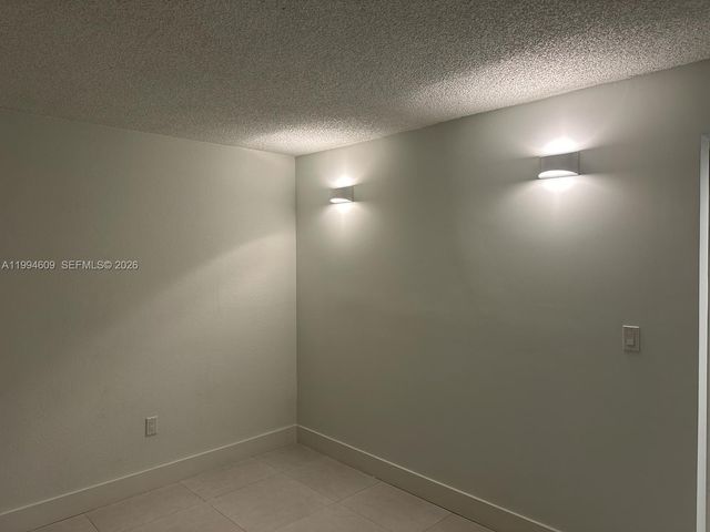 8794 SW 12th St 108, Miami, FL 33174