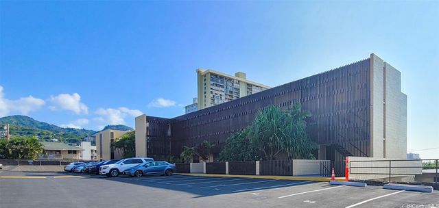 1524 Pensacola Street 108, Honolulu, HI 96822