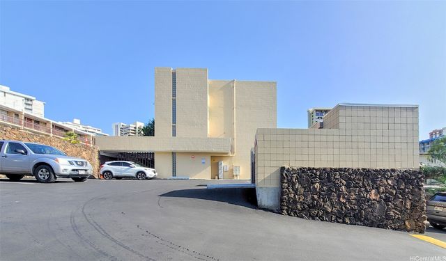 1524 Pensacola Street 108, Honolulu, HI 96822