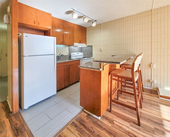 1524 Pensacola Street 108, Honolulu, HI 96822