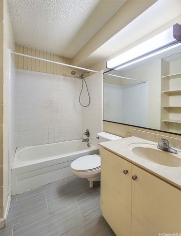 1524 Pensacola Street 108, Honolulu, HI 96822