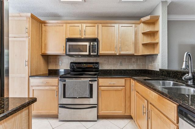 4162 BRENTWOOD PARK CIRCLE, Tampa, FL 33624