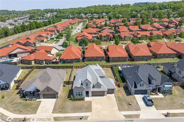 6911 Forest Canyon Drive, Fort Smith, AR 72916