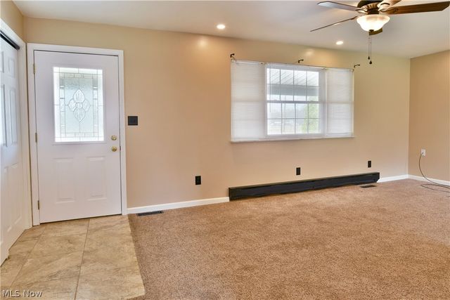 6883 Palmyra Road SW, Warren, OH 44481