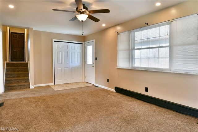 6883 Palmyra Road SW, Warren, OH 44481