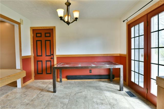 6883 Palmyra Road SW, Warren, OH 44481