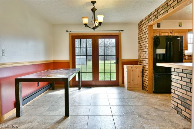 6883 Palmyra Road SW, Warren, OH 44481